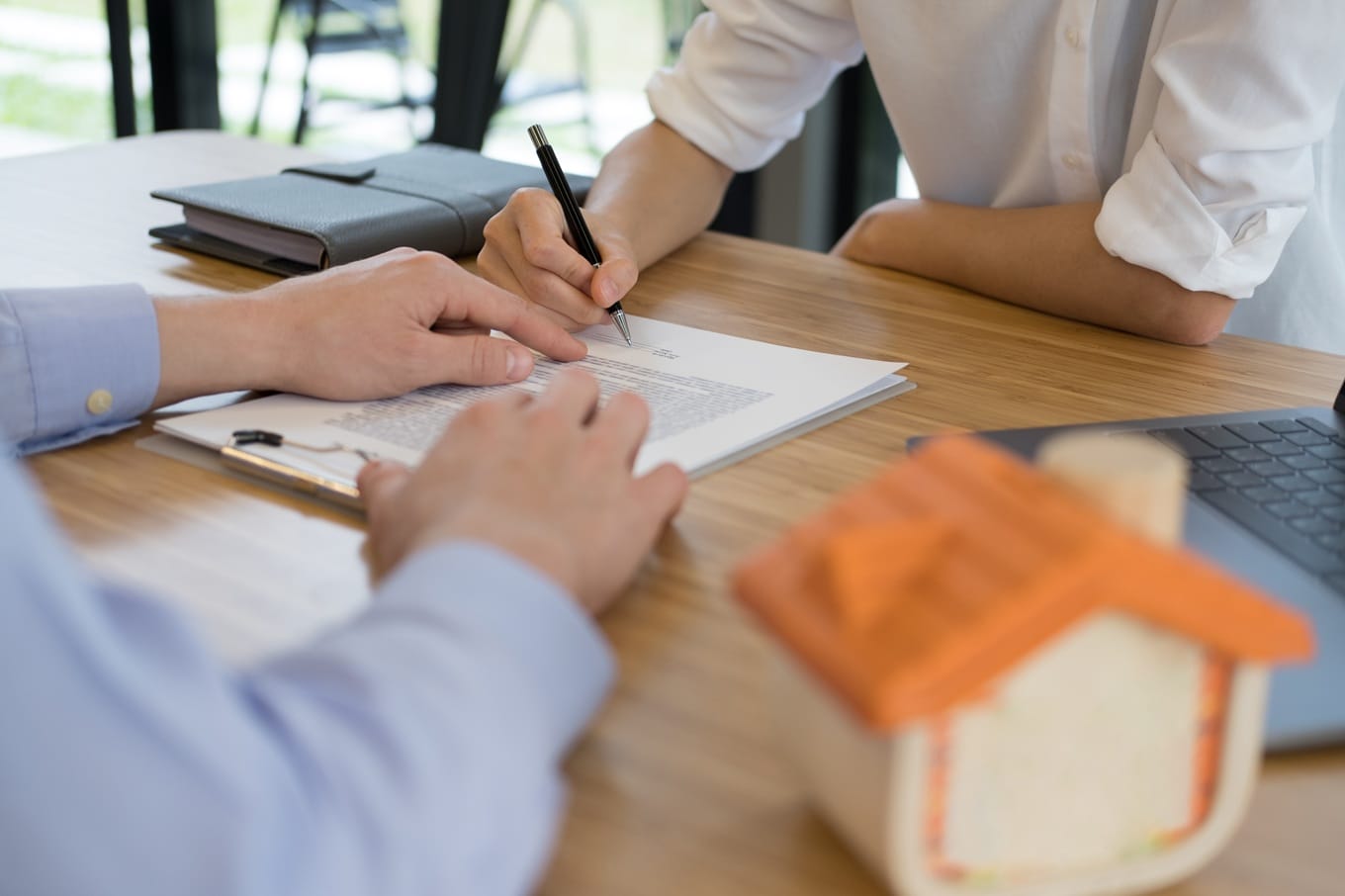 Zakup nieruchomości – jak zabezpieczyć się przed nieuczciwym sprzedawcą?